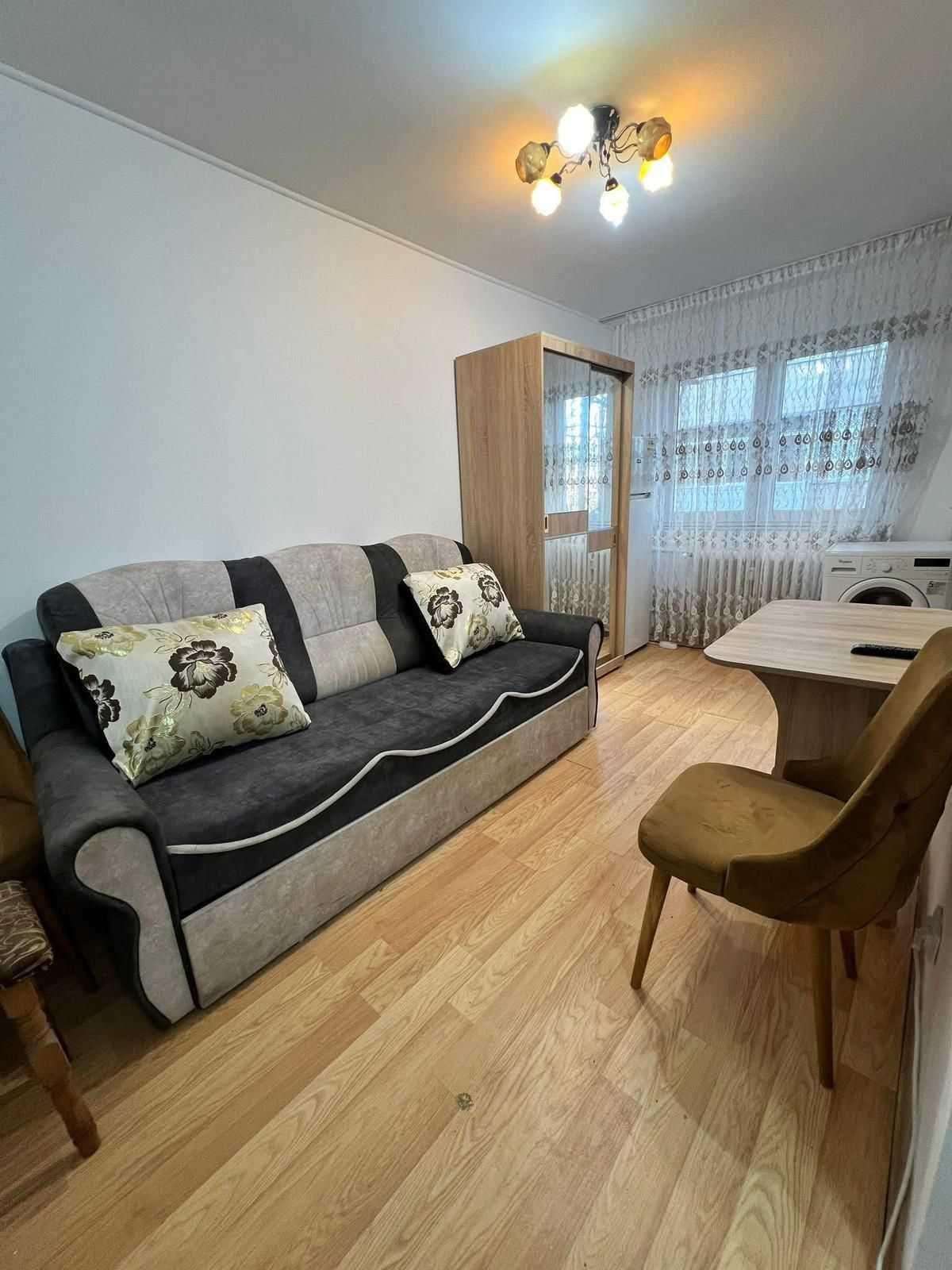 Garsoniera 20 mp - Tatarasi - Et. 1/4 -  250€/luna