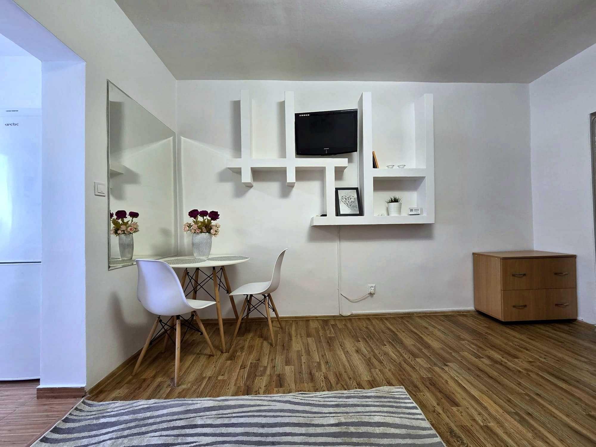 Proprietar vand garsoniera 24 mp,Timisoara Str. Polona 2, pozitie excelenta