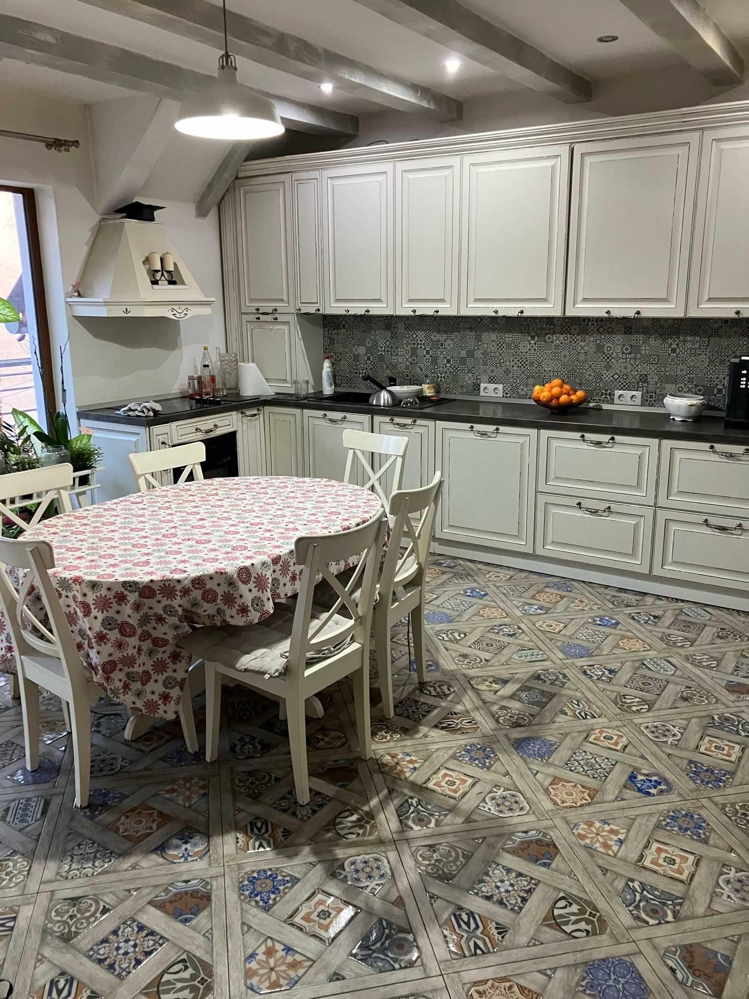Vand apartament 5 camere zona bld. Victoriei