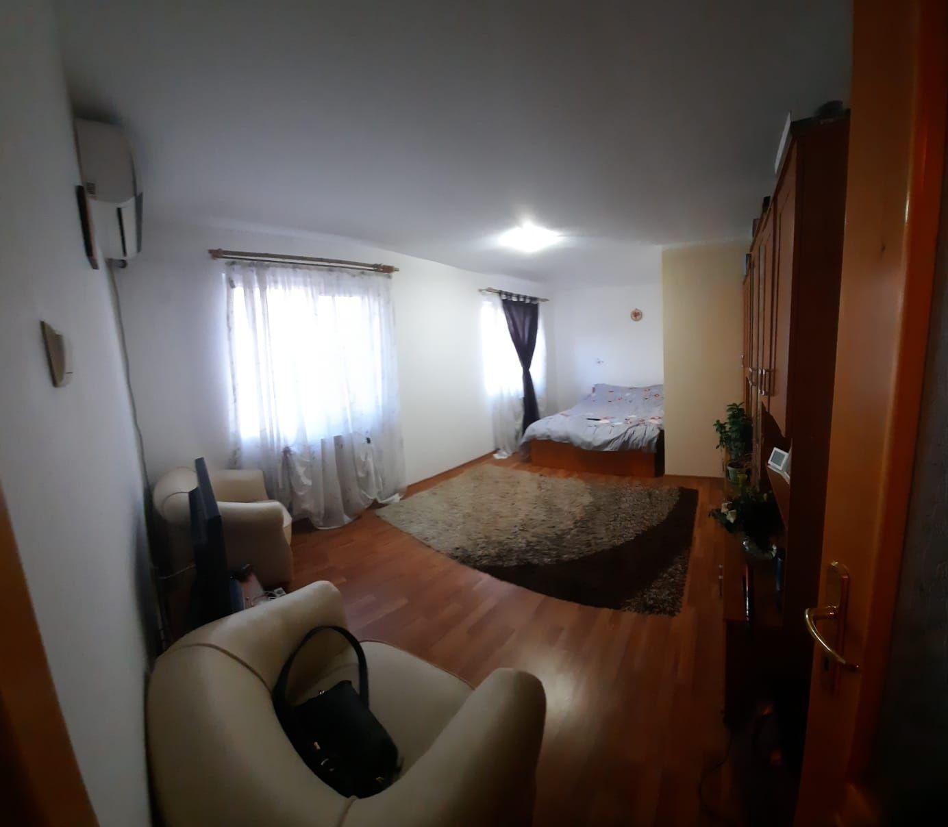 Inchiriez garsoniera, apartament 1 camera decomandat,Bulevard, mobilat si utilat complet