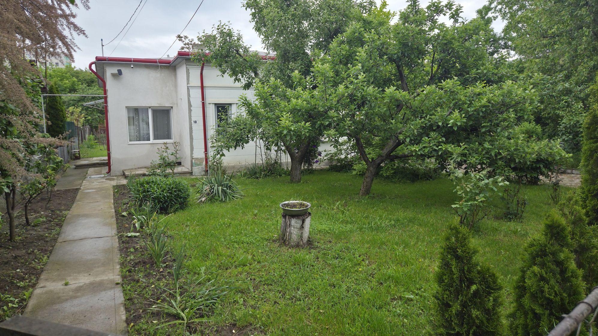 Teren cu casa veche - zona centrala
