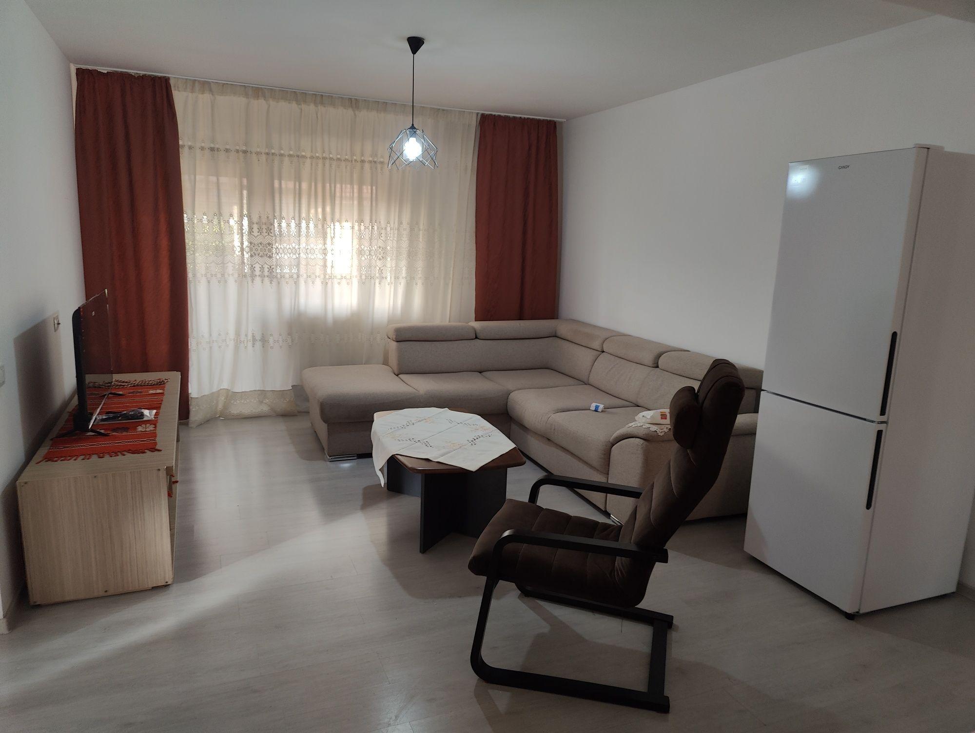 Inchiriz apt 3 camere 90mp