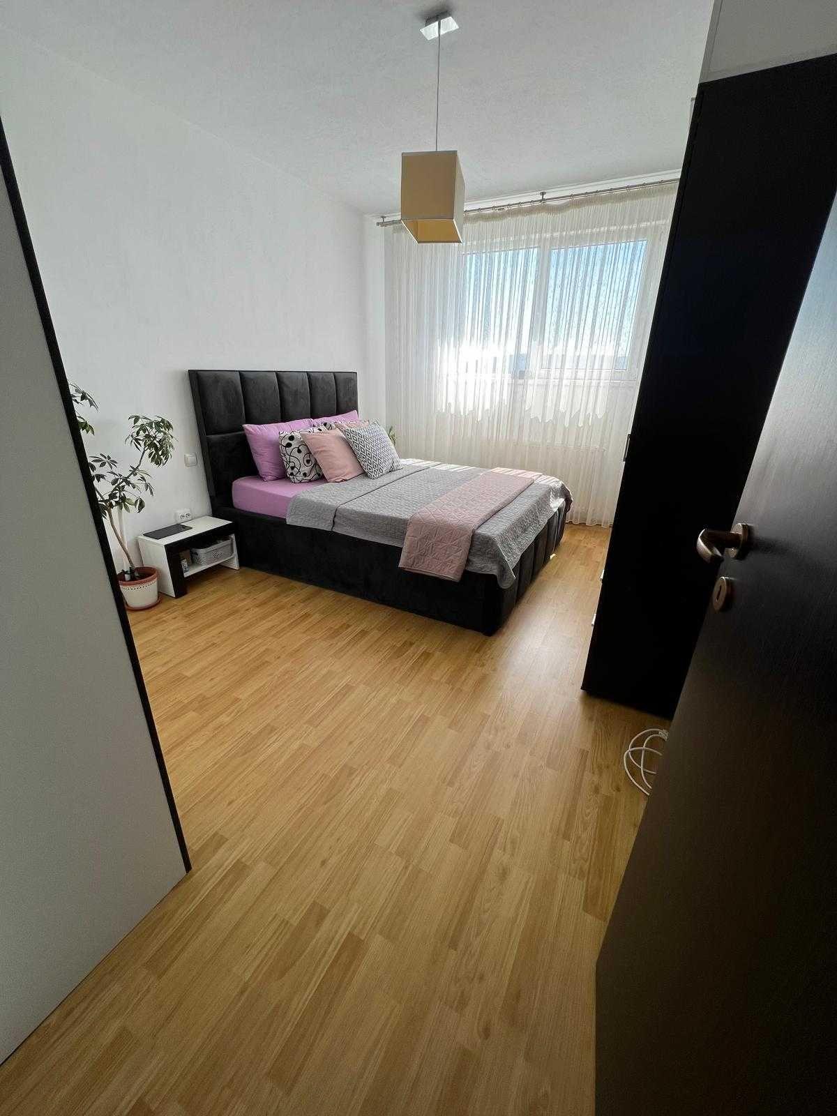 Apartament de vânzare - imagine 1