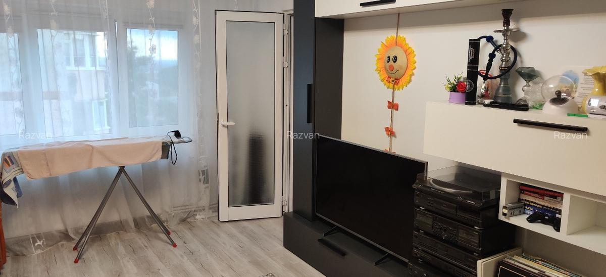 Apartament 2 camere, etaj 4/4, Micro 21 - imagine 1