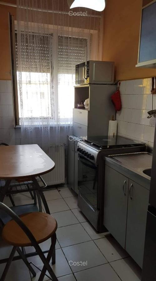 Apartament 2 cam de vanzare
