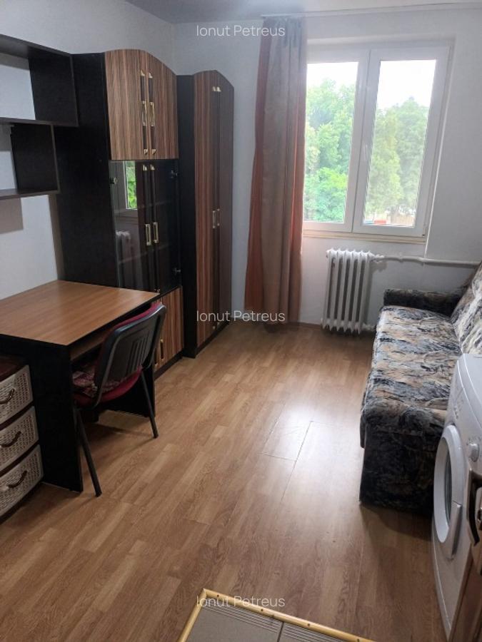Vand Garsoniera de 12 metri patrati