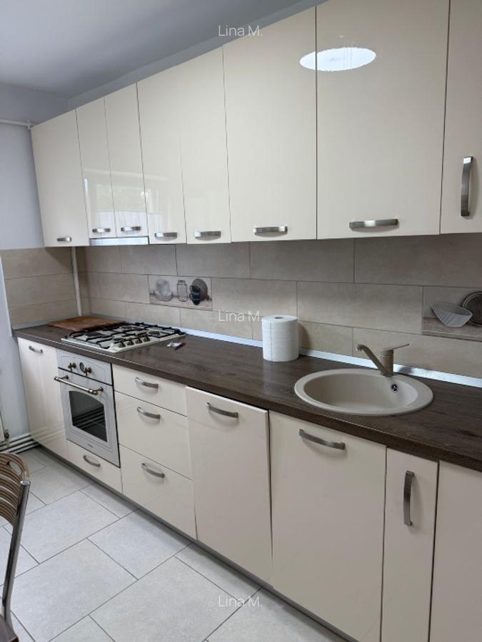 Apartament 2/3 camere de inchiriat zona Lipovei