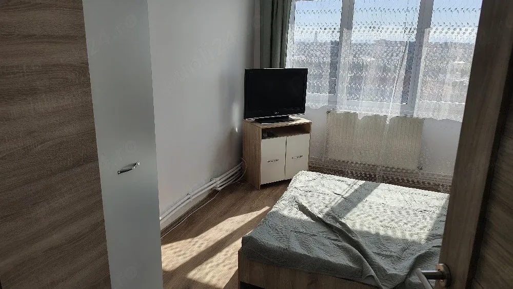 chirie apartament 3 camere decomandat