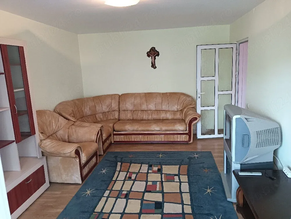De vânzare apartament 2 camere decomandate zona Orizont