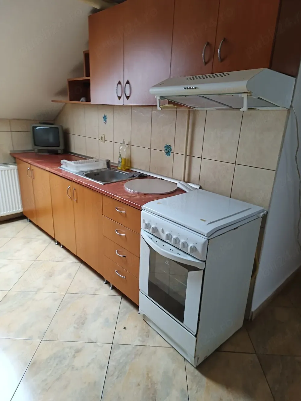 Închiriez apartament cu 2 camere - imagine 1