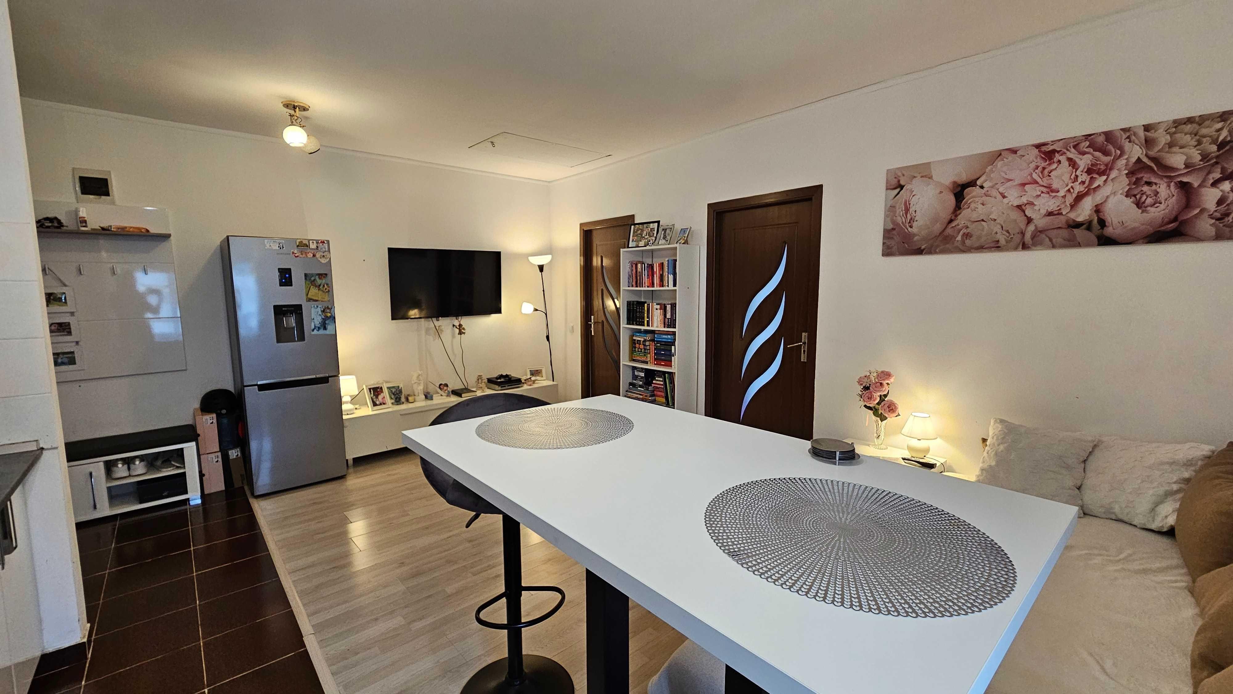 Proprietar Vand Apartament 3 camere Floresti