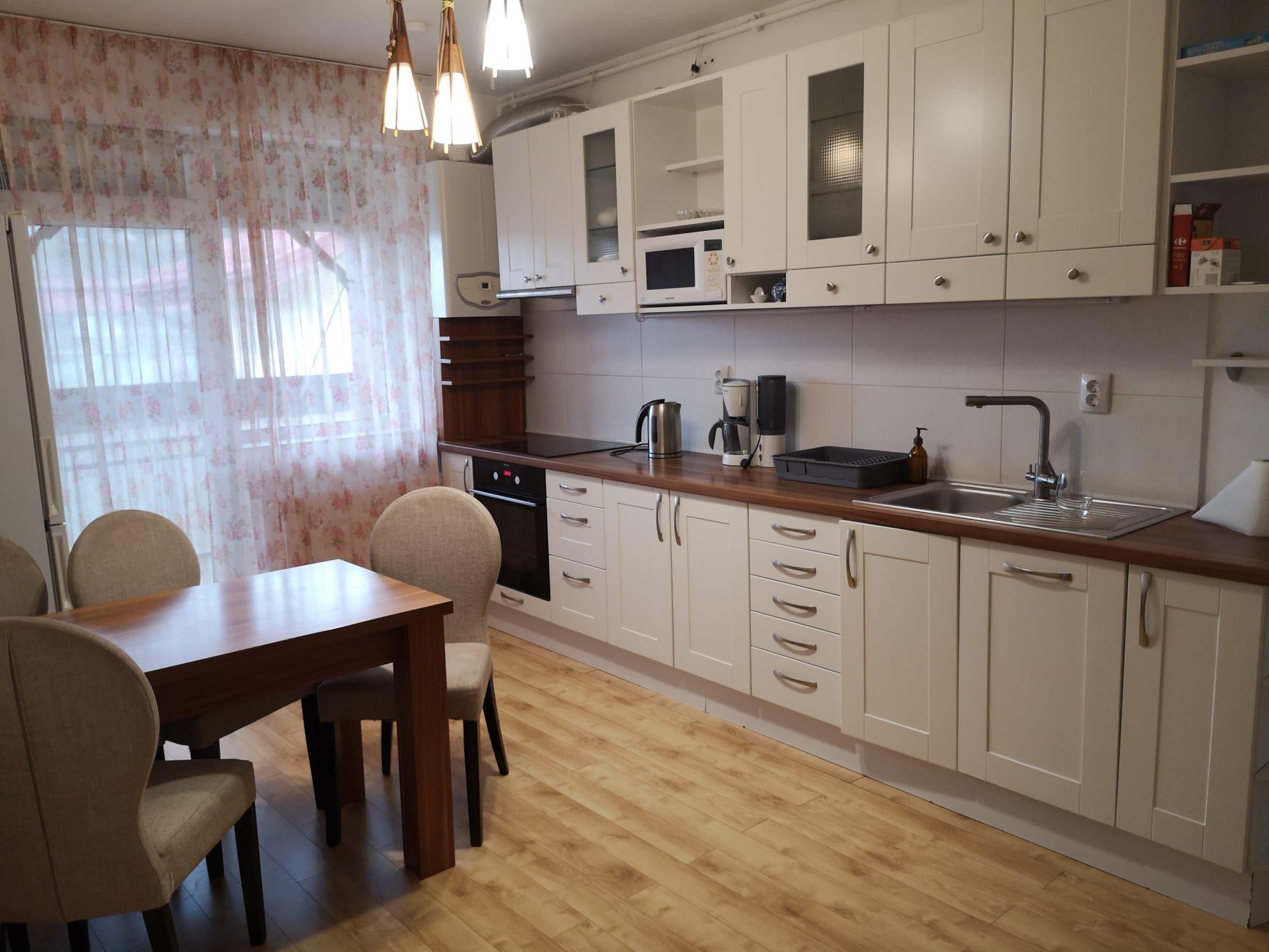 Închiriez apartament 3 camere Eroilor 190 Floresti - imagine 1