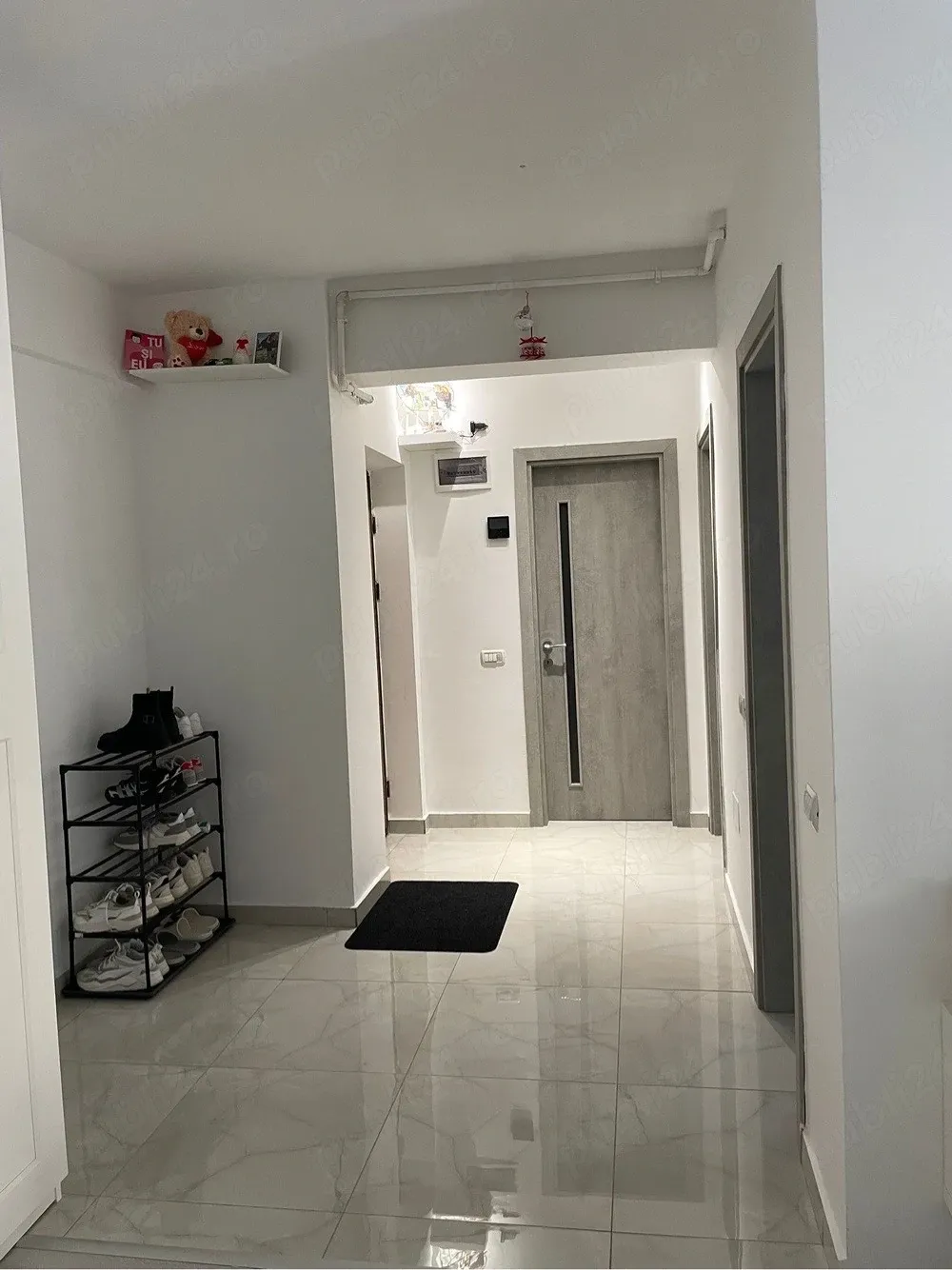 Inchiriez apartament 2 camere in Militari Residence - imagine 1