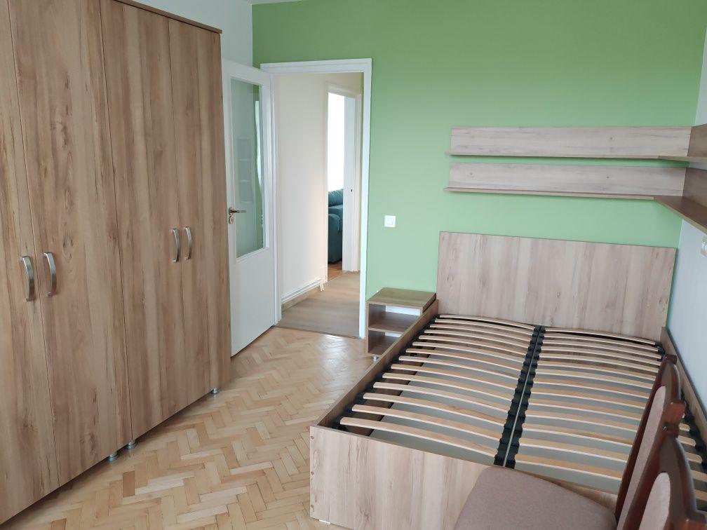 Închiriez apartament 3 camere zona 14 iulie