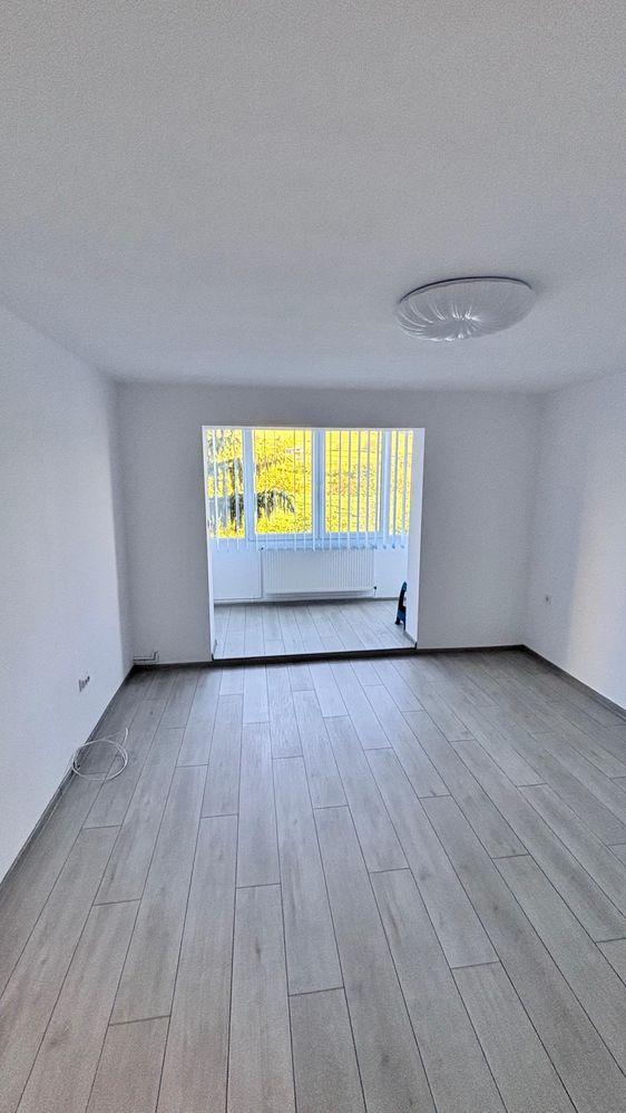 Vand apartament  modern 3 camere