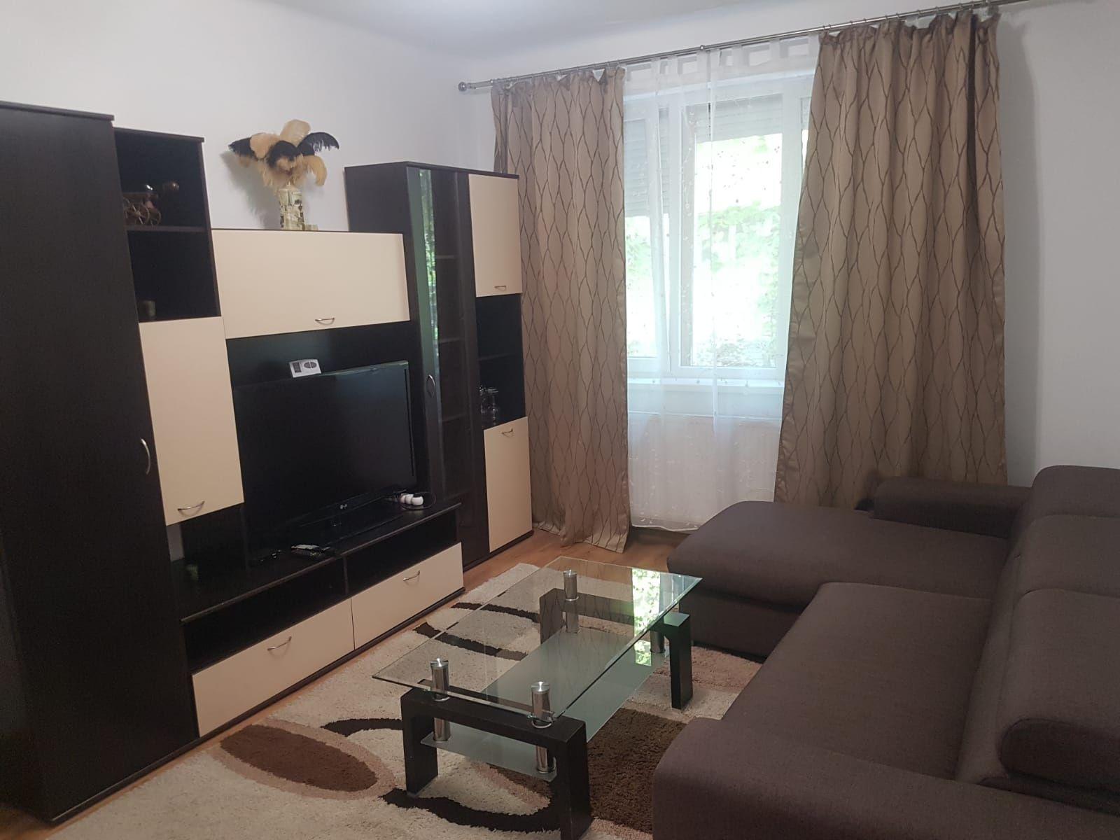 Dau în chirie apartament cu o cameră!