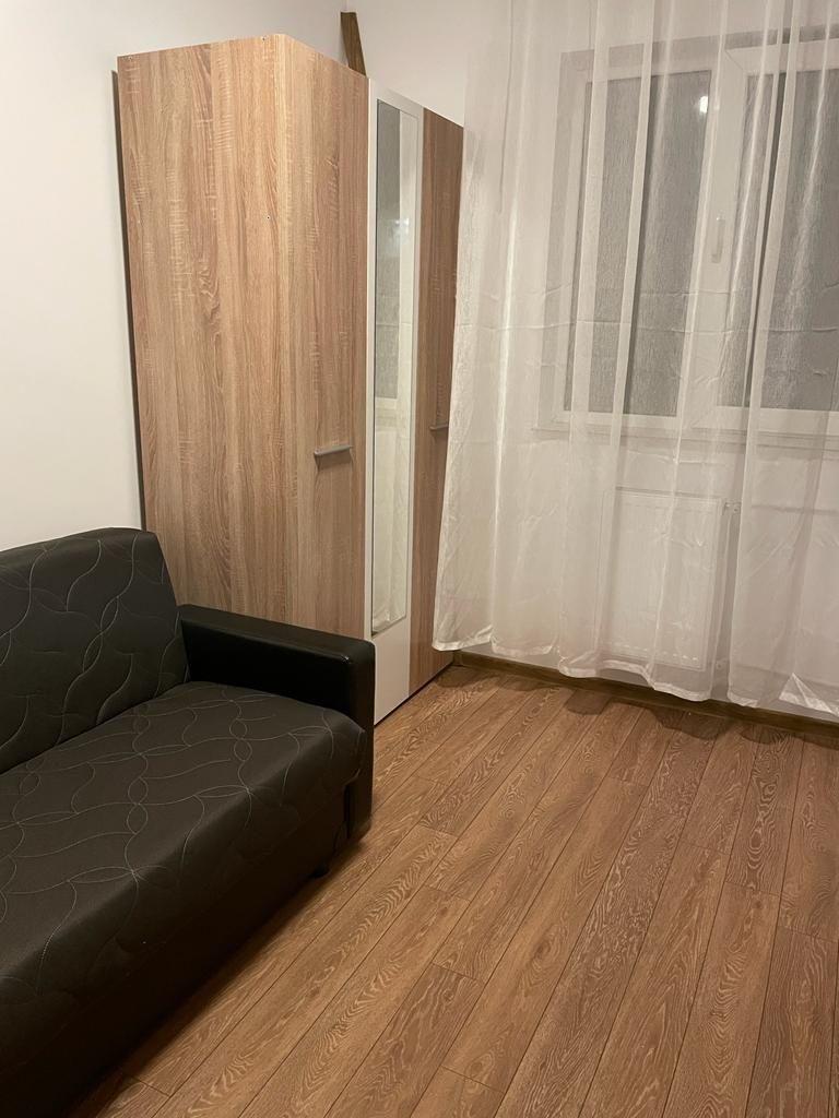 Ofer spre închiriere camera camin