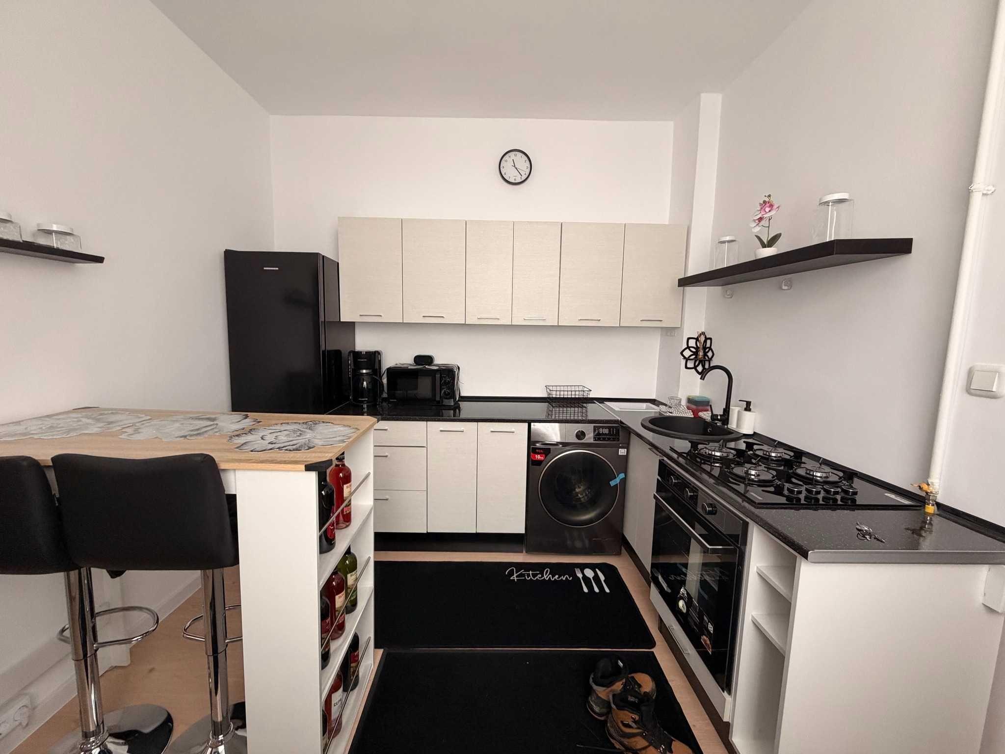 Apartament 2 camere de închiriat, zona Tractorul, direct proprietar