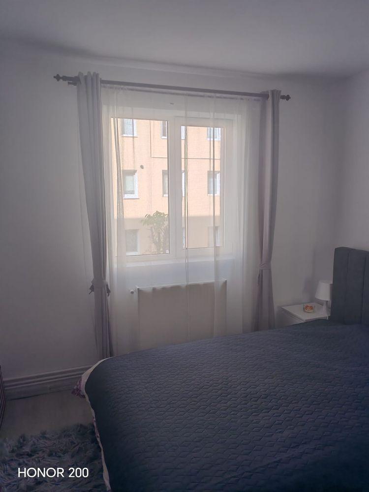 Inchiriez aparatament 2 camere , semidecomandat , apartamentul a fost recent renovat