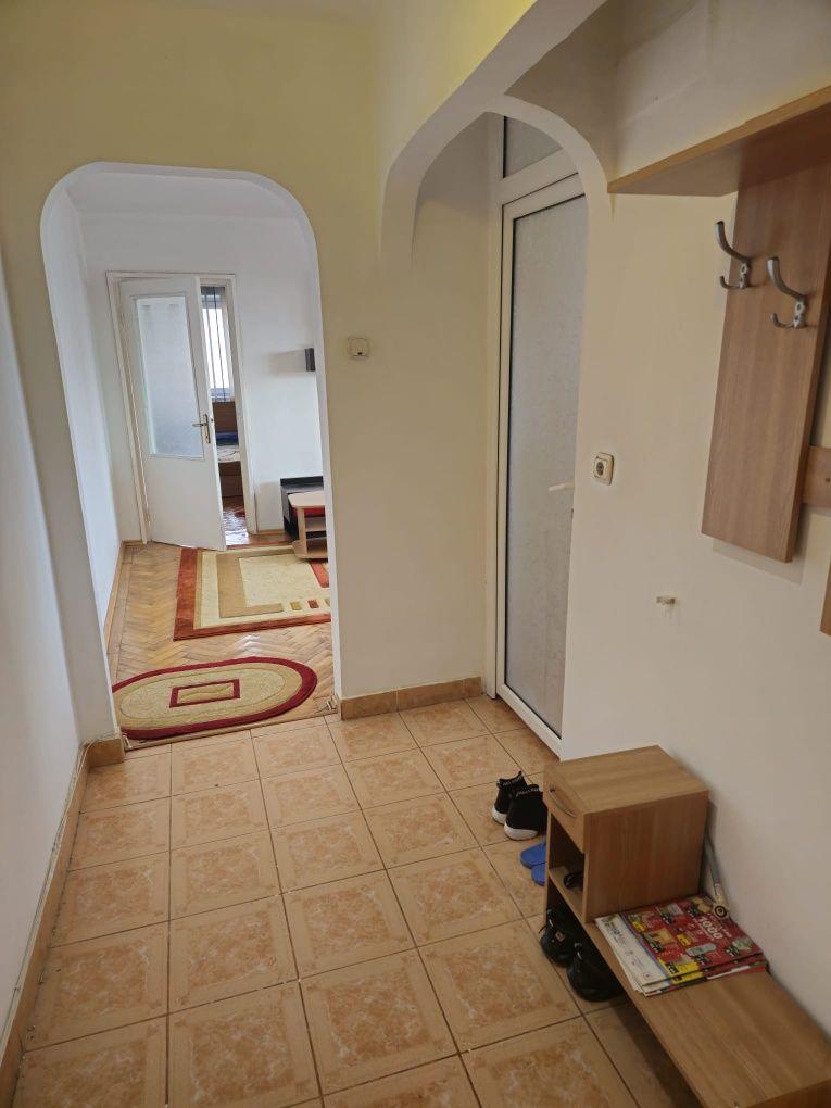 Vând apartament 3 camere INEL II - imagine 1