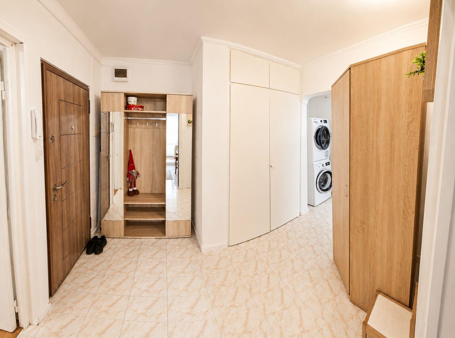 Închiriez apartament Poarta 6