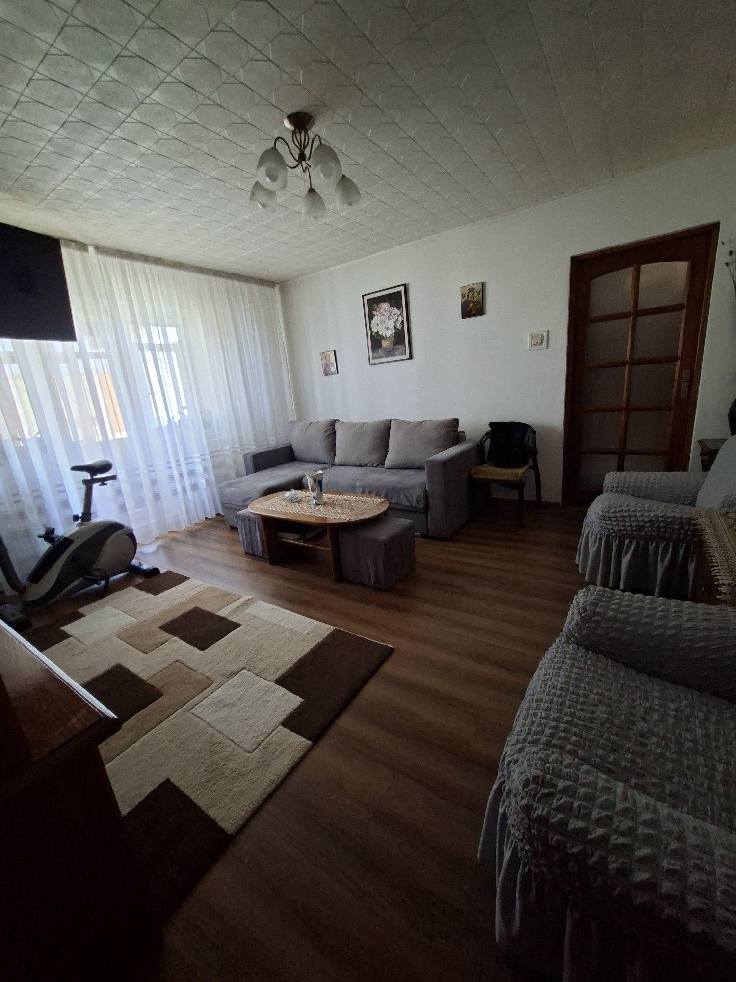 Apartament 2 camere semidecomandat, confort 1, Craiovița, 52 mp, etaj 4, centrală, proprietar