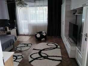 Apartament 2 camere , decomandat , etaj 2 , km 0 ( cu loc parcare ).
