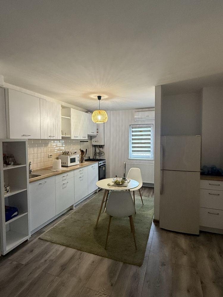Apartament decomandat 3 camere,1 Mai Craiova