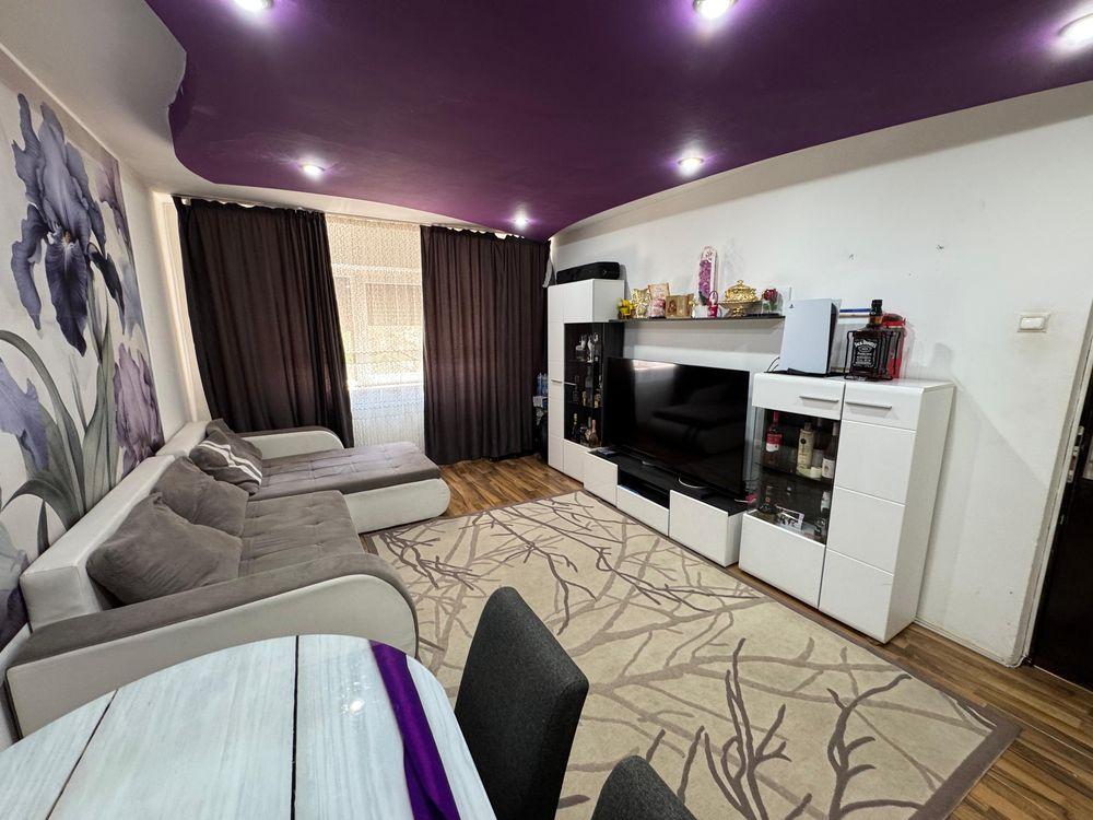 Apartament cu 3 camere decomandat  p/4 valea rosie