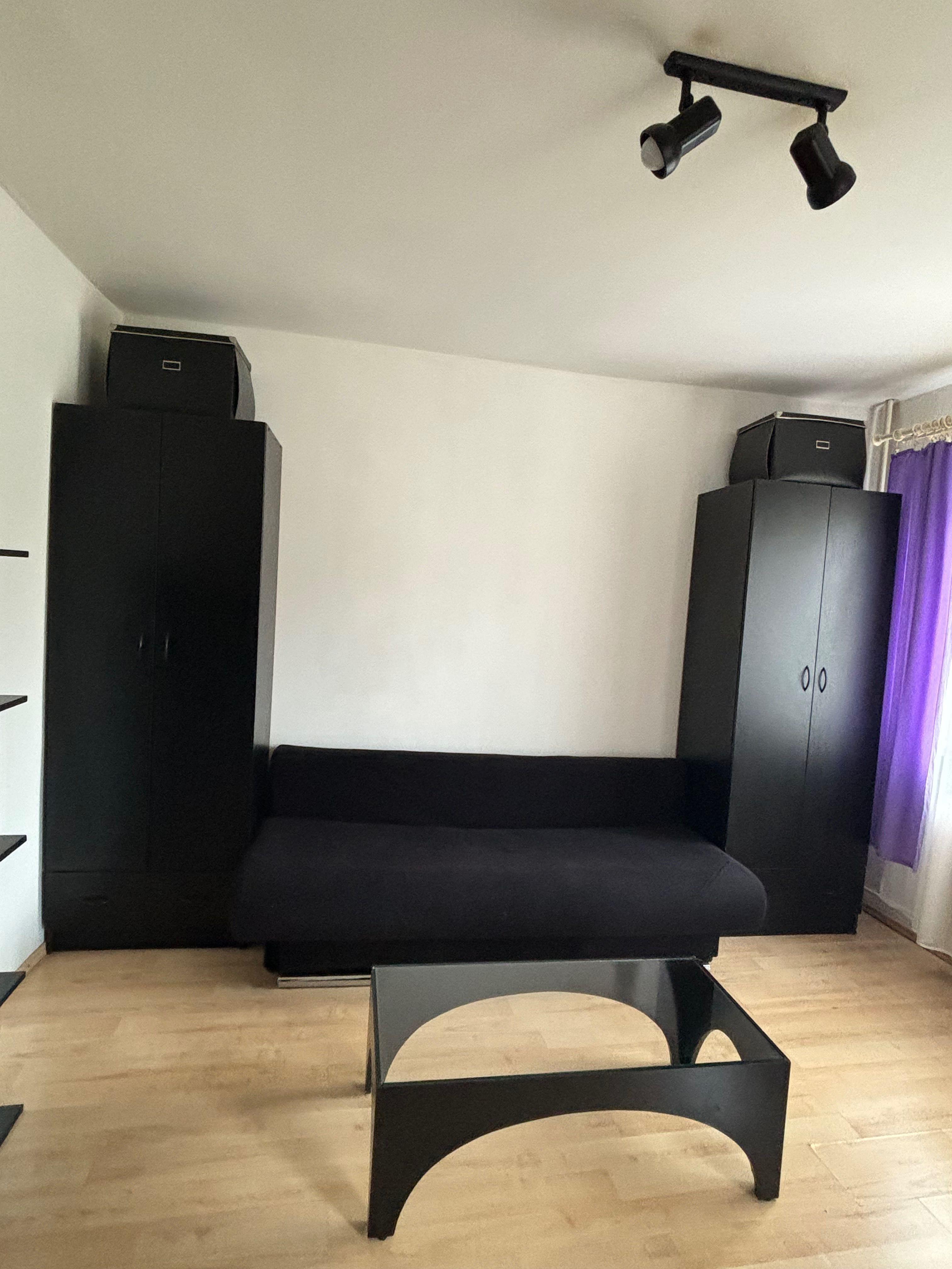 Pers.fizica vind garsoniera tip D zona Decebal etj 3 /4  pe Soare , cu balcon