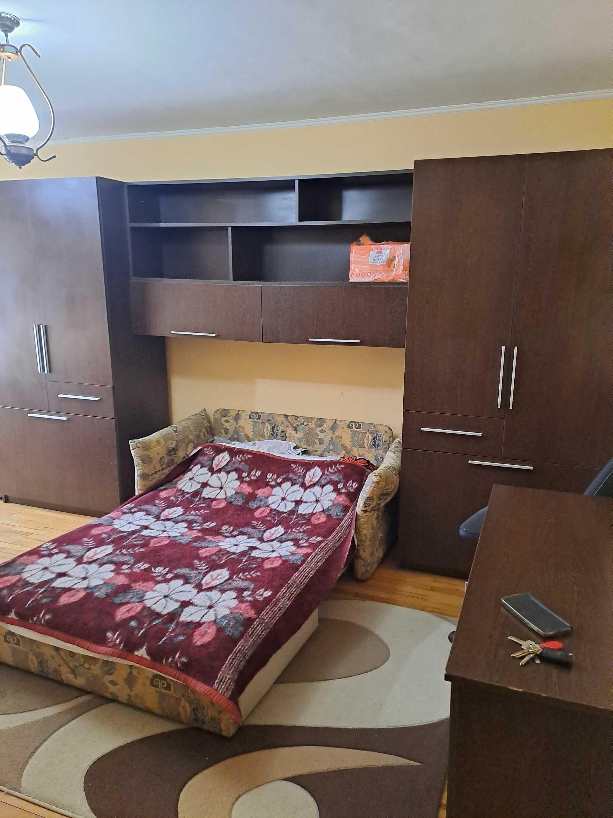 Închiriez garsoniera in Oradea Str. Lapusului 13, parter