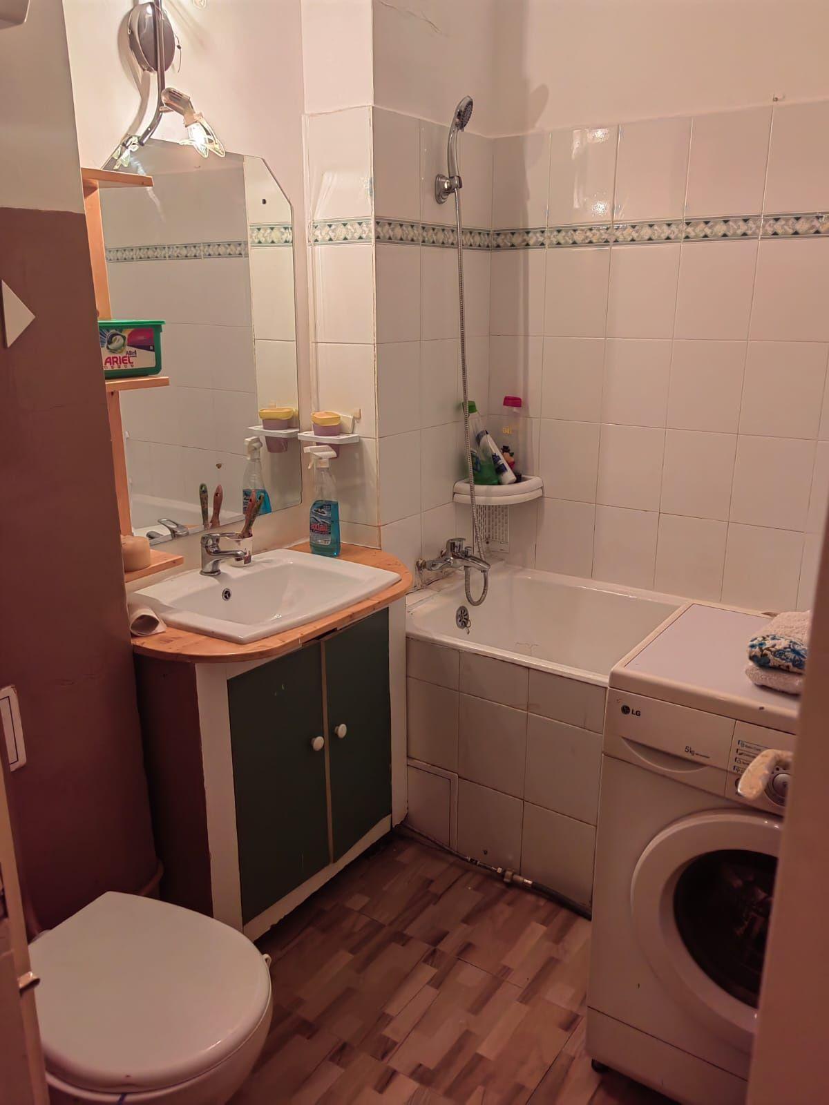 Închiriez apartament cu o camera