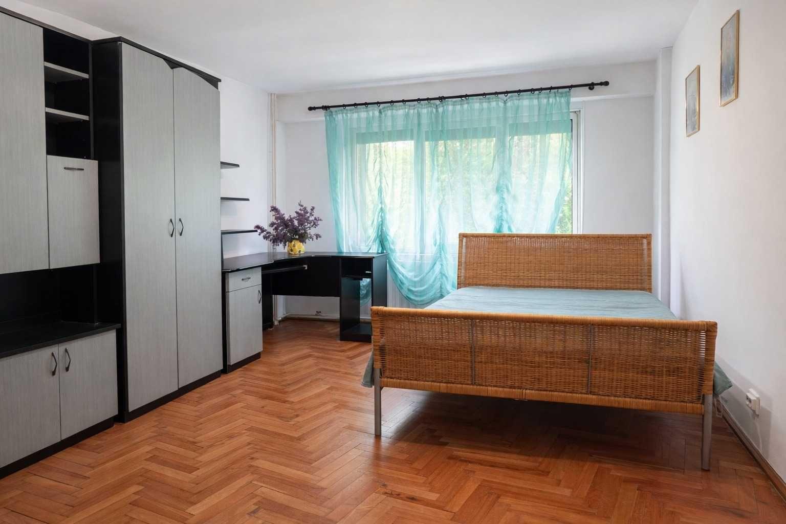 inchiriez apartament 2 camere decomandat, Rogerius, Bulevardul Stefan cel Mare, parter