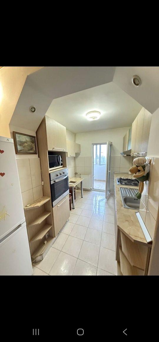 Închiriez apartament cu 2 camere Sovata