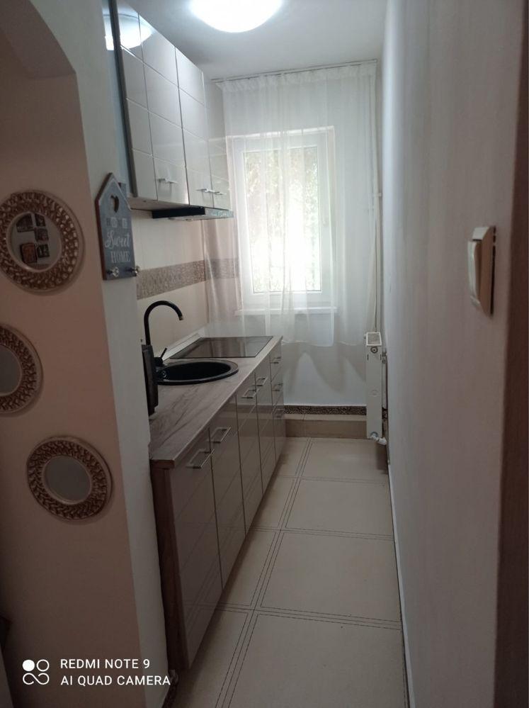 Dau in chirie Apartament cu 2 camere
