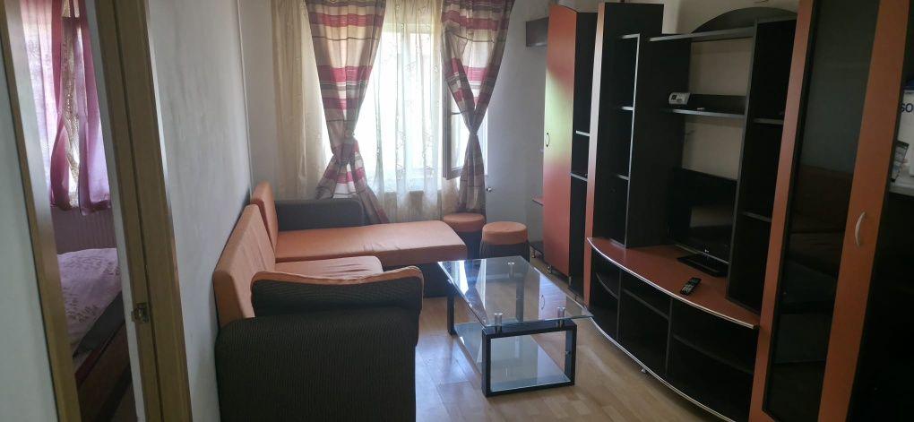 Inchiriez pe termen lung  apartament cu 2 camere zona Lotus