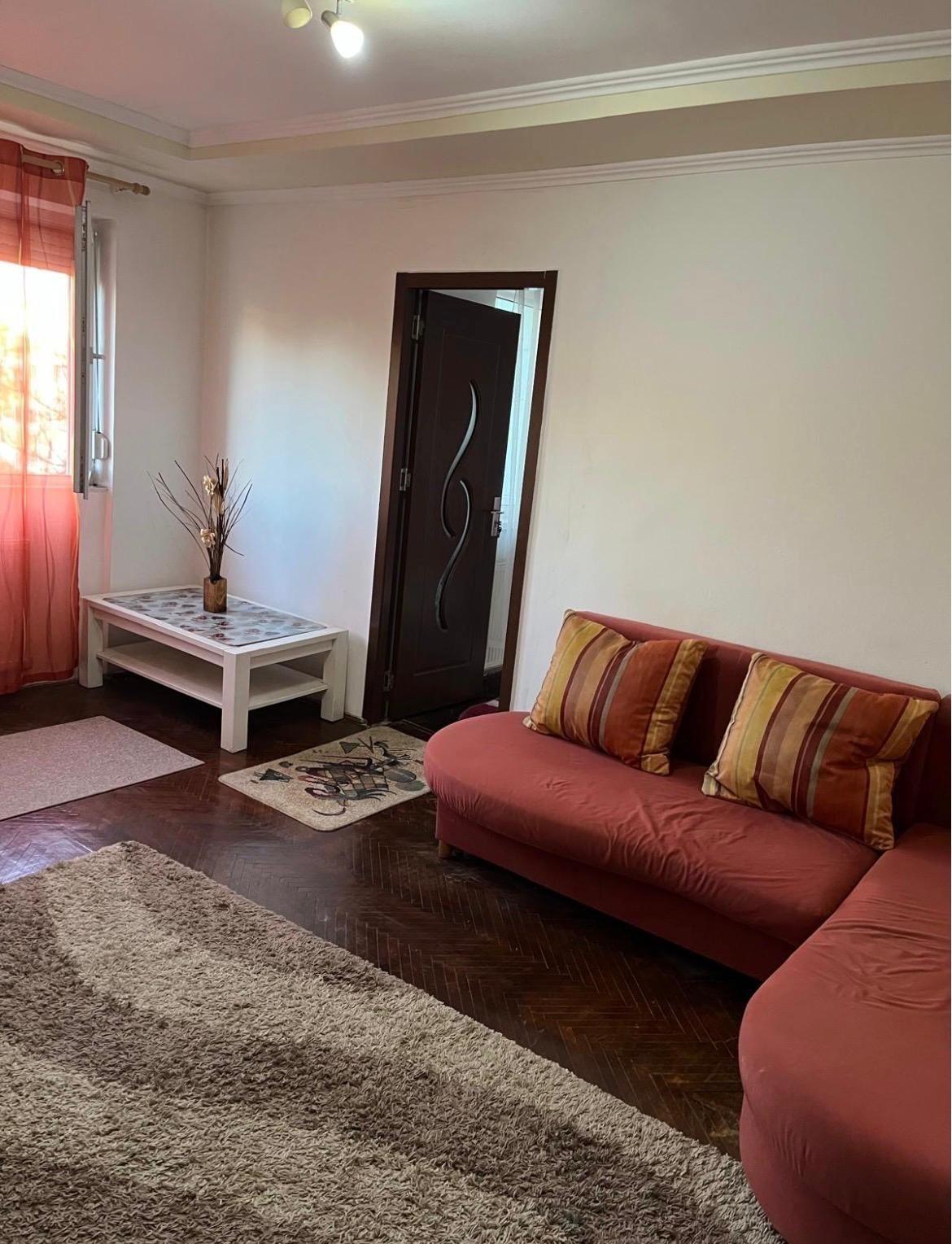 Închiriez apartament 2 camere