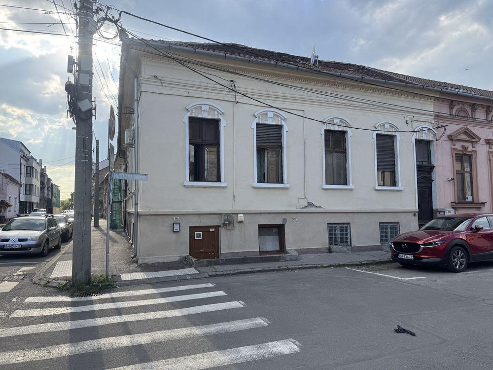 Apartament 2 camere + living,+o garsoniera sub apartament