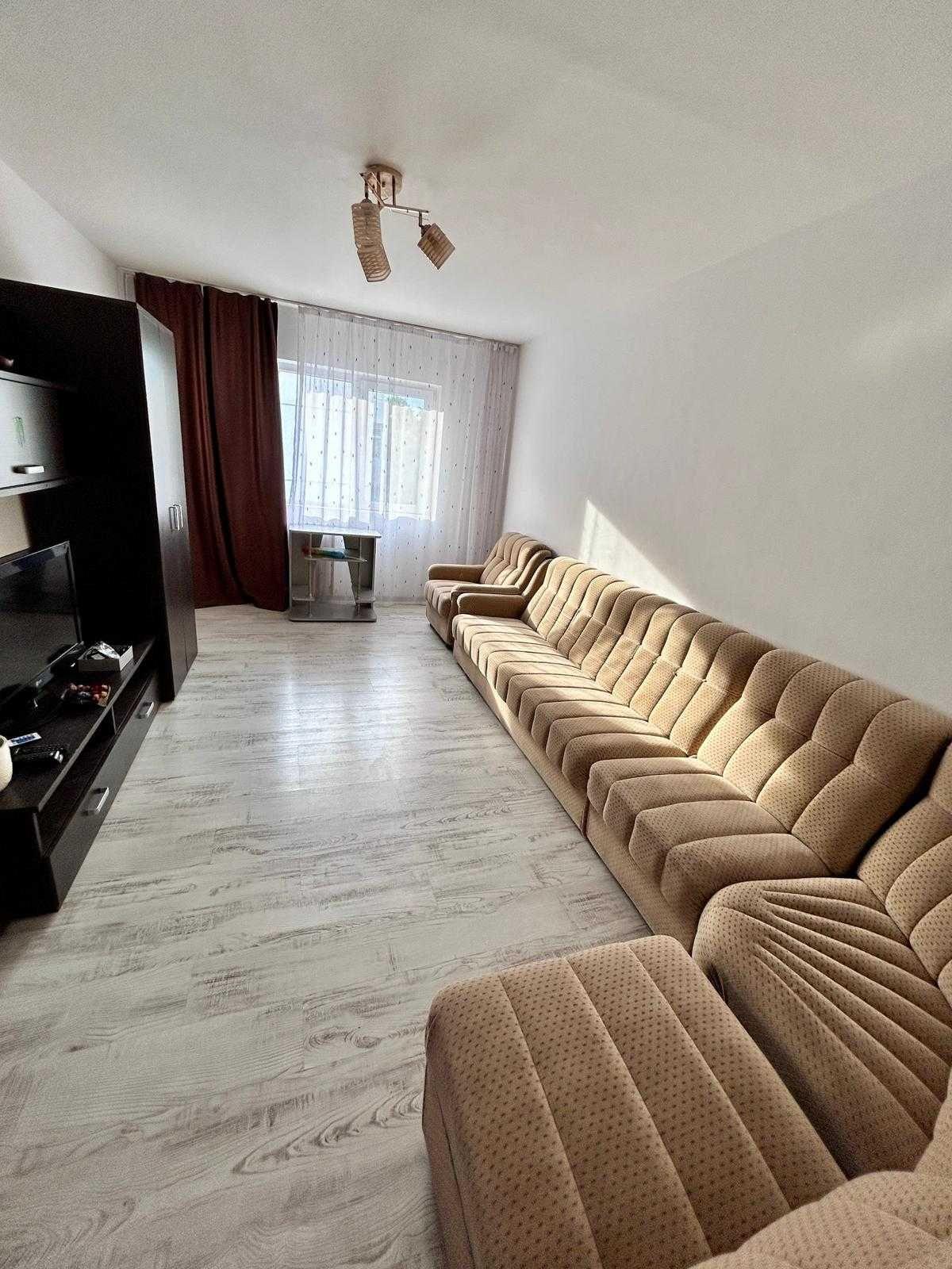 Ofer pt inchiriere apartament zona Caraiman Ploiesti, 2 camere conf 1 et 3