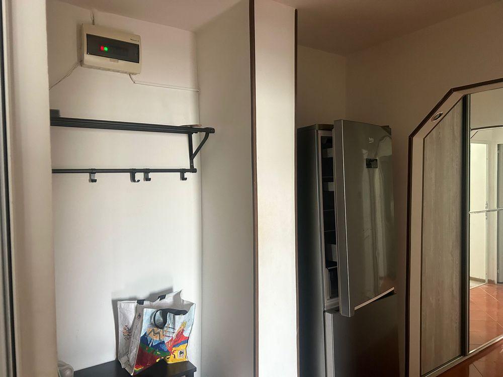 Inchiriez apartament 3 camere Ploiesti Vest - imagine 1
