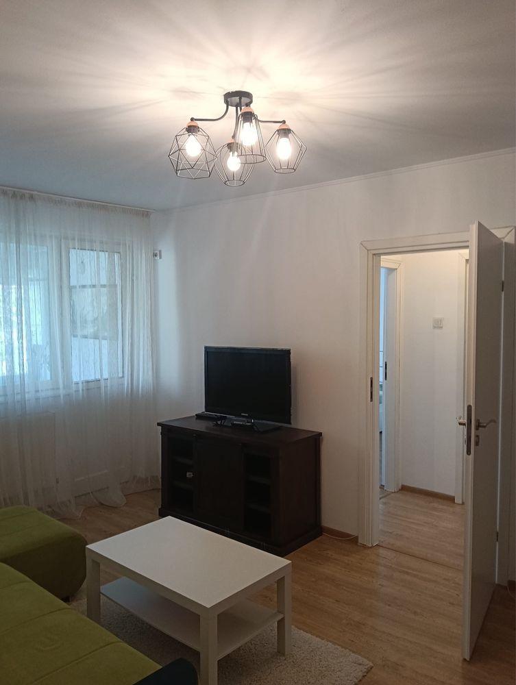 Inchiriez apartament cu 2 camere