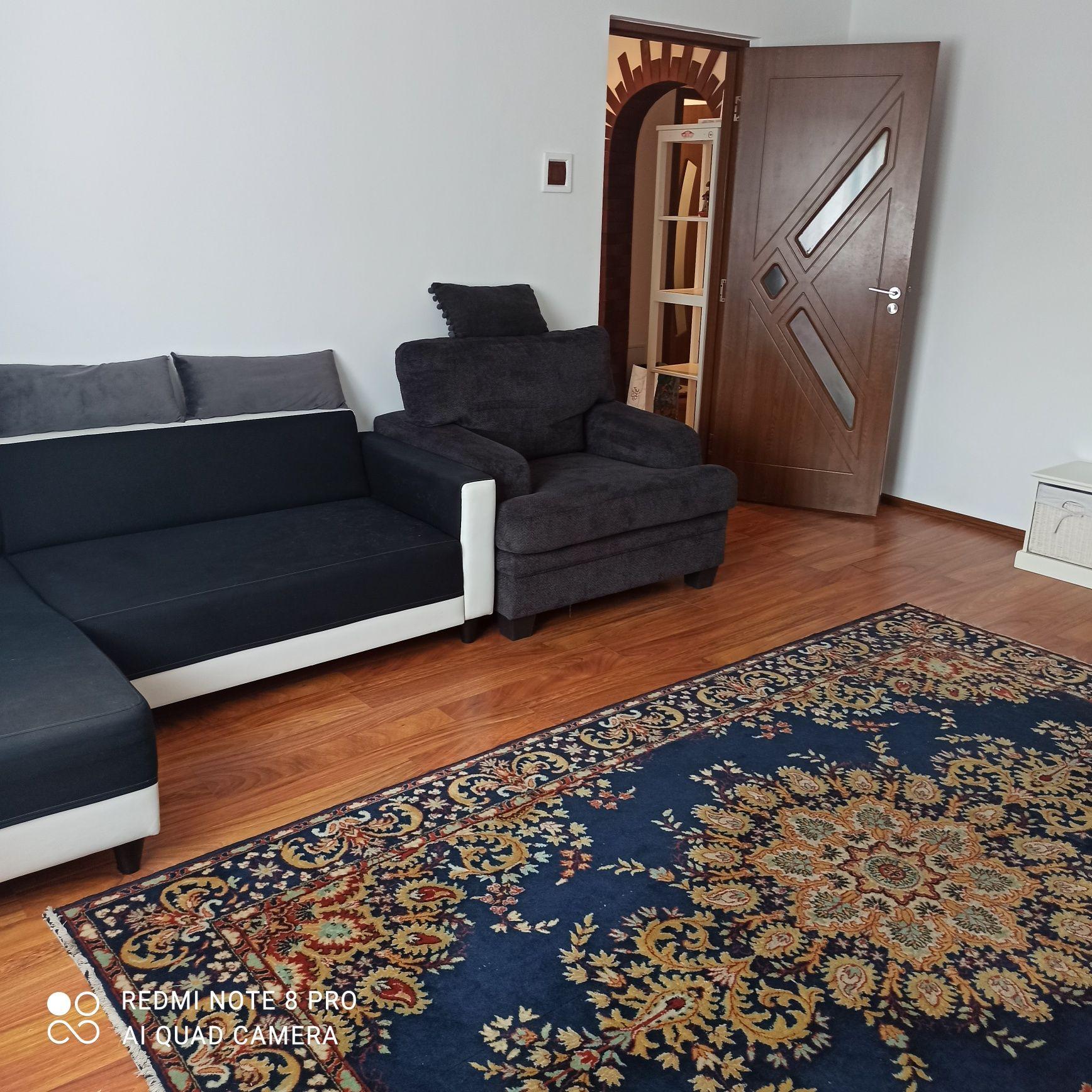 Proprietar închiriez apartament 3 camere Vitan mall, unmobilat,utilat,renovat modern 80 m fără comision 650 euro