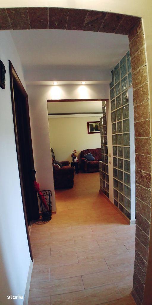 Apartament 3 camere Emil Racovita - imagine 1