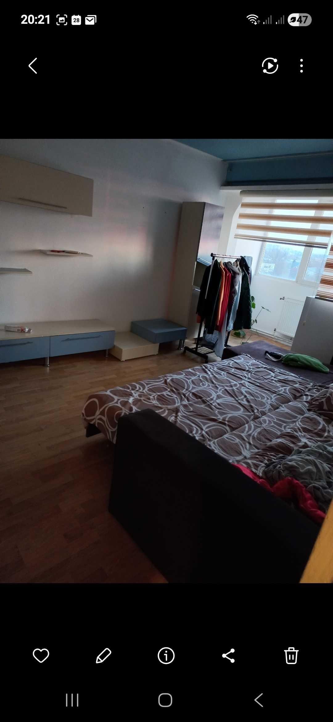 Inchiriez apartament doua camere - imagine 1