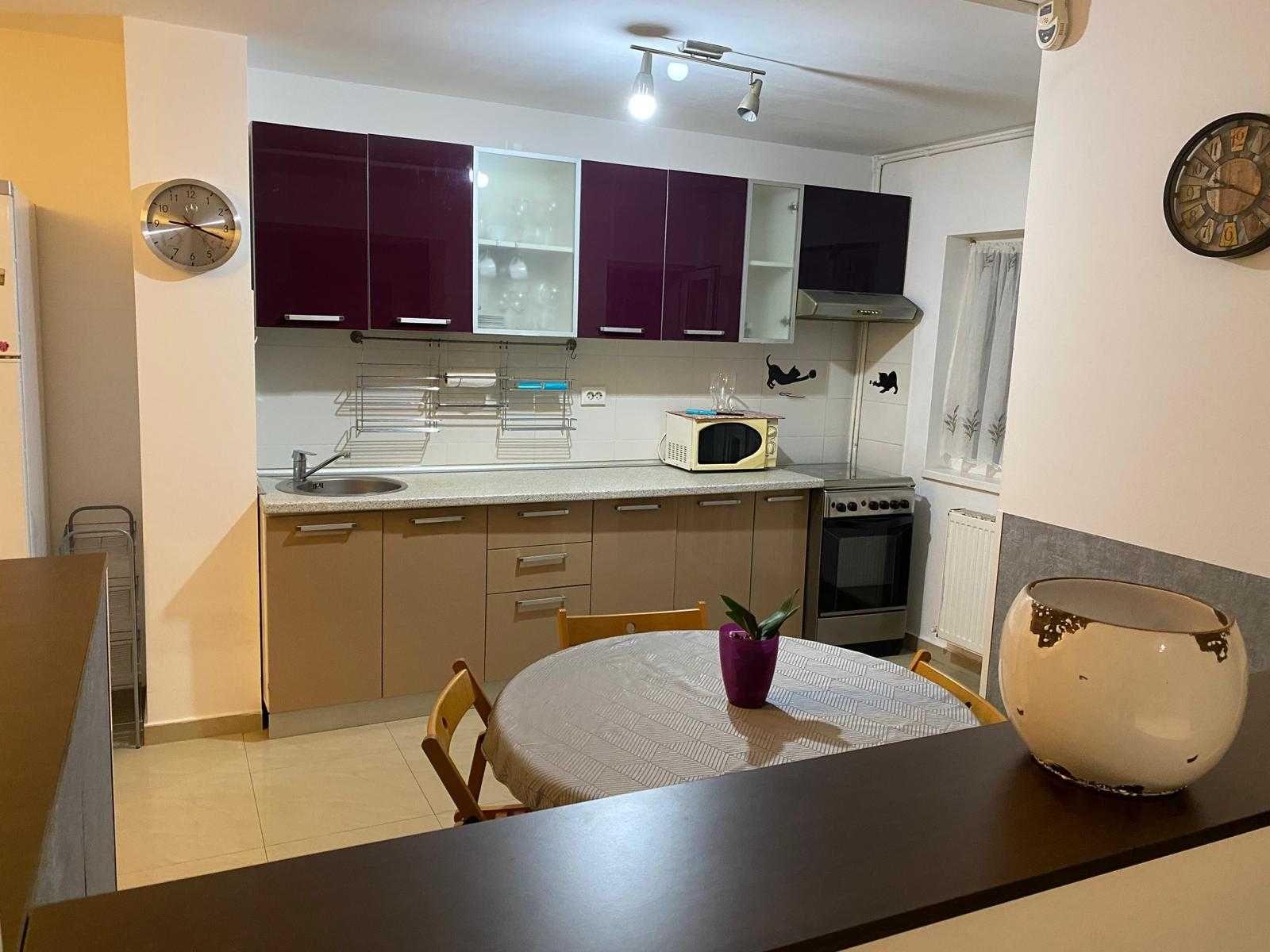 Închiriere apartament 3 camere - imagine 1