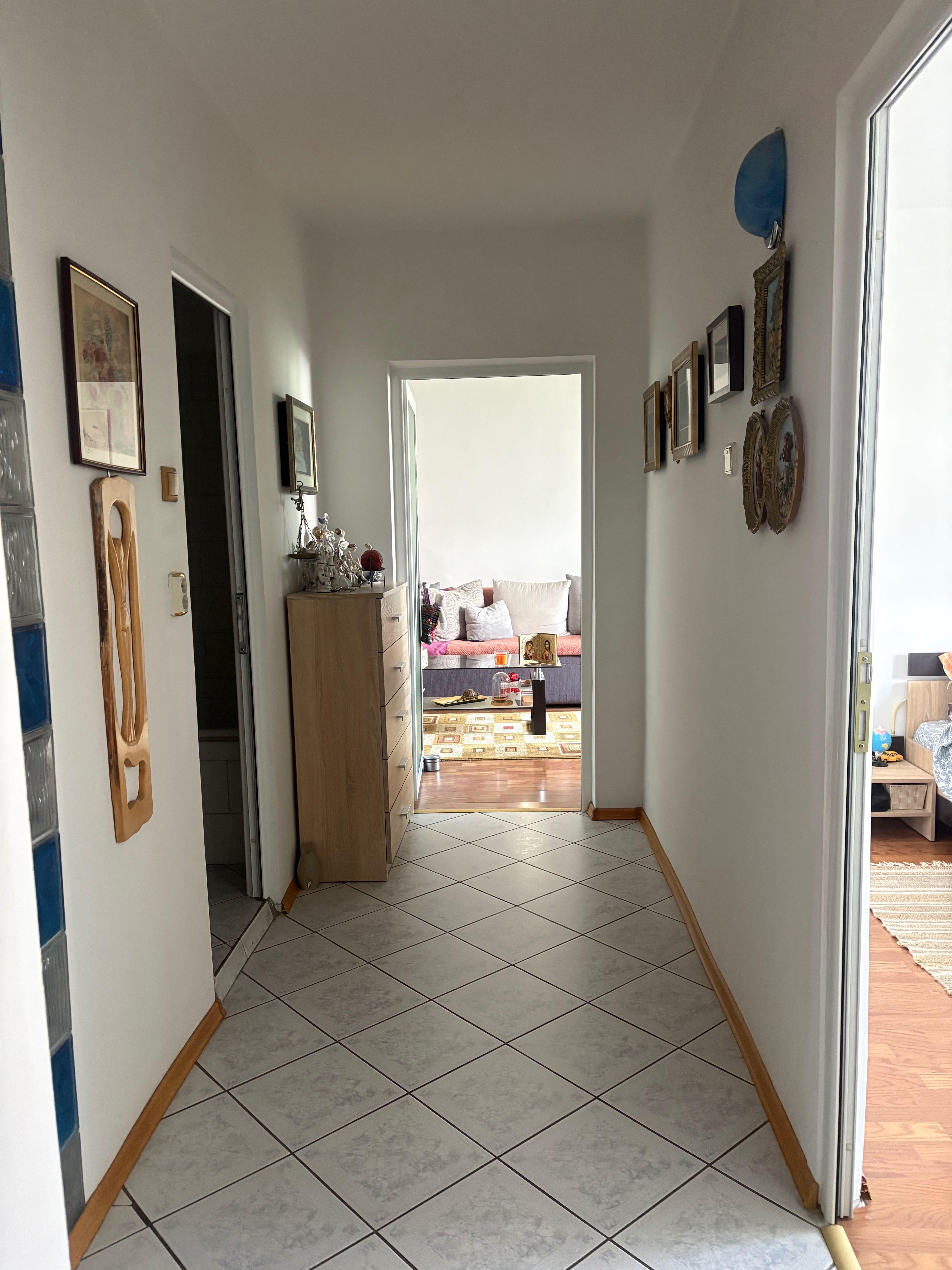 Proprietar vând apartament cu 2 camere Crângași