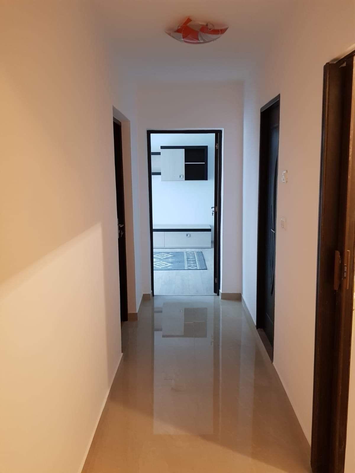 Proprietar inchiriez apartament 2 camere decomandat Gorjului