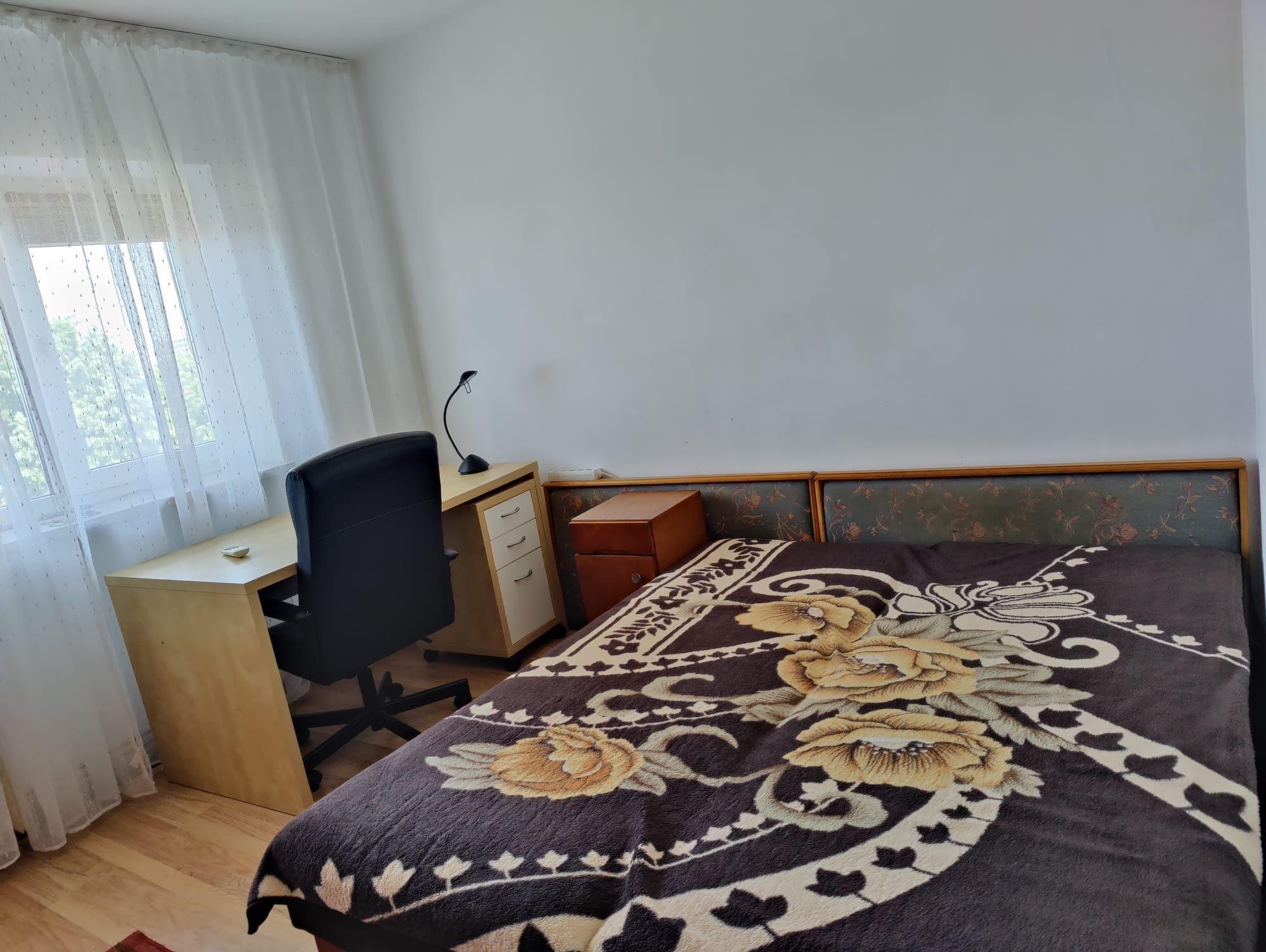 Inchiriez apartament 2 camere decomandat 50mp 4/4 str Mărgelelor