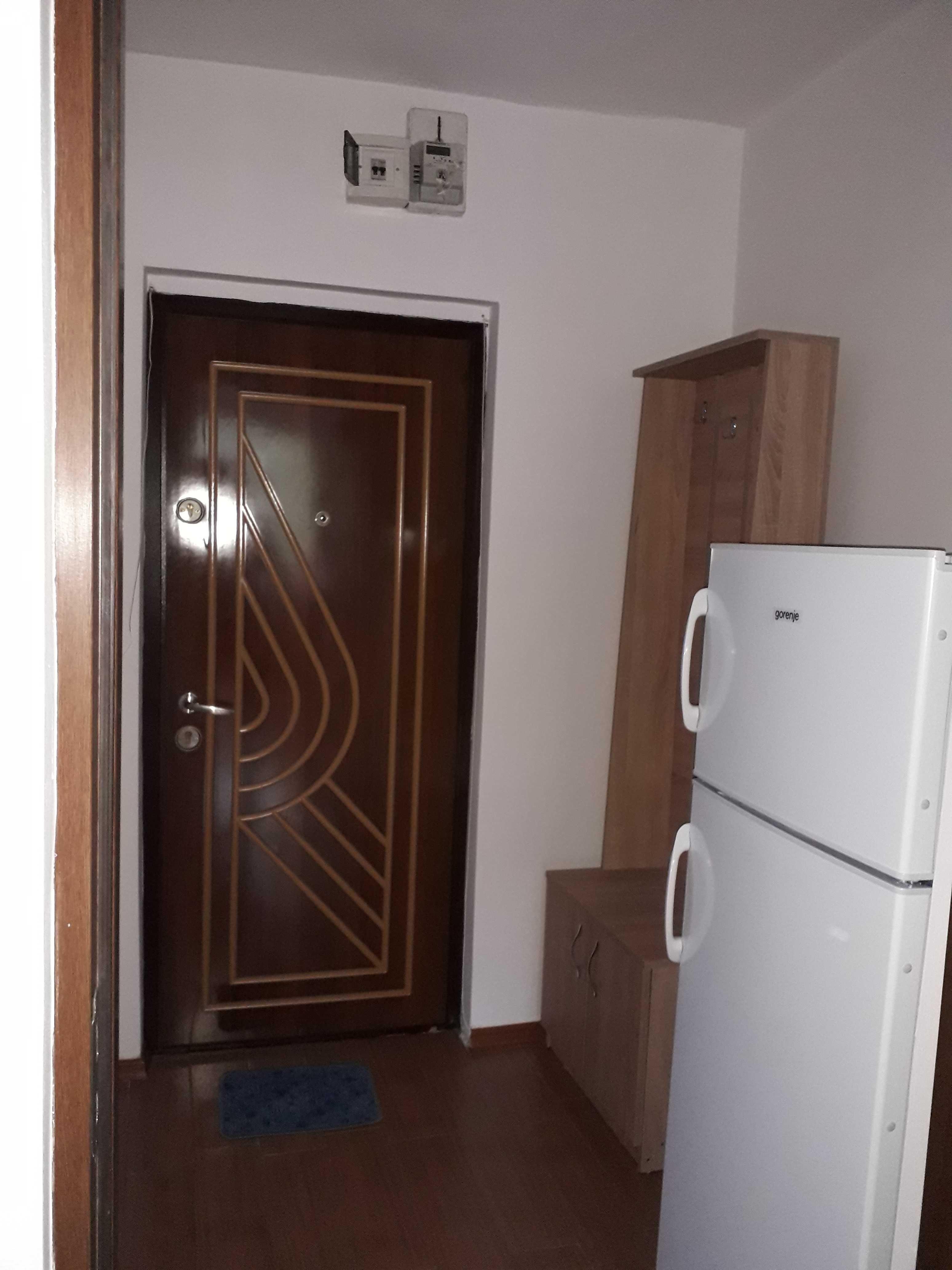 Proprietar inchiriez garsonieră, Craiovei, confort 1, etajul 1, foarte curată - imagine 1