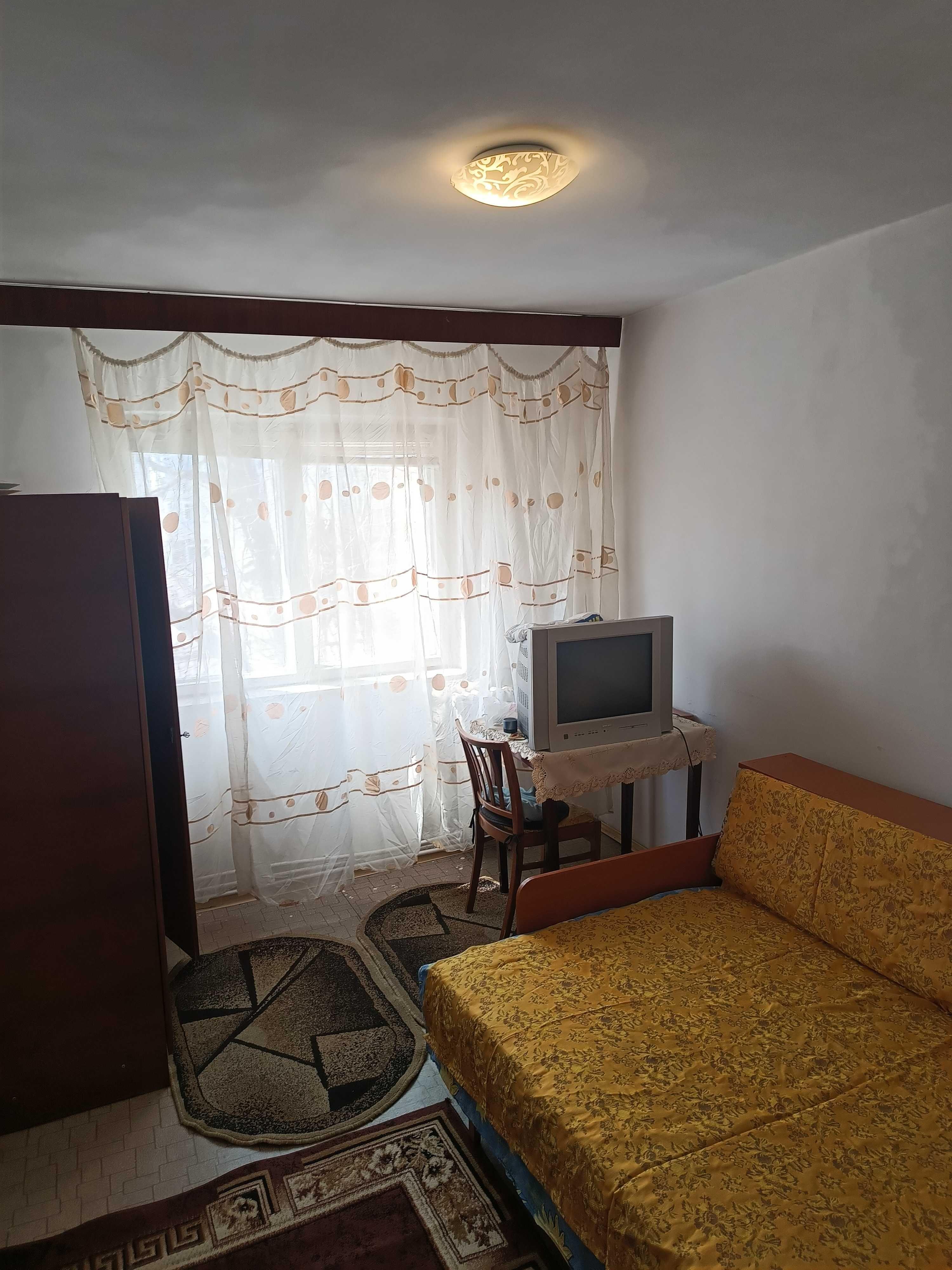 Caut coleg/ ă apartament/cart. Popa Șapcă, Camera chirie/4-5 min de Centru - imagine 1